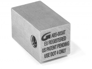 Тройник ABS Goodridge 1 х adapter crimp,- M10*1mm (обратный конус)  крепеж отв. 6mm, D-03 ABS-003AT ― MaxiSport Tuning