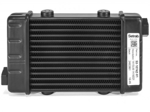 Радиатор масляный 211x136x40; ProLine Slimline SLM (M22x1,5 выход) Setrab, 53-10742, 141-14 ― MaxiSport Tuning